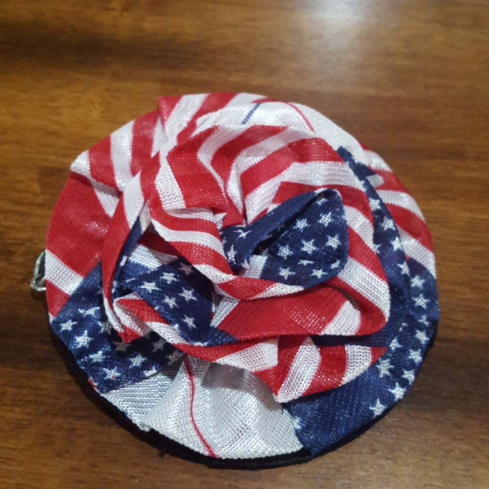 Patriotic MIRTA® wearable pin purse